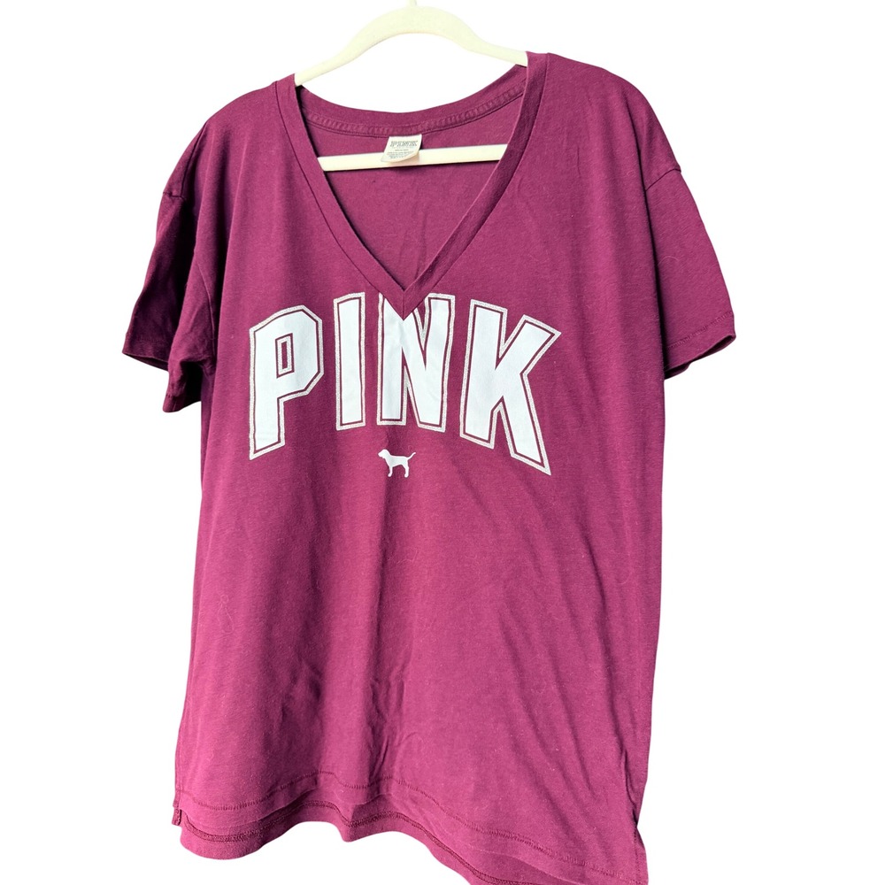 PINK Victoria's Secret V-Neck Graphic T-Shirt Maroon Size M
